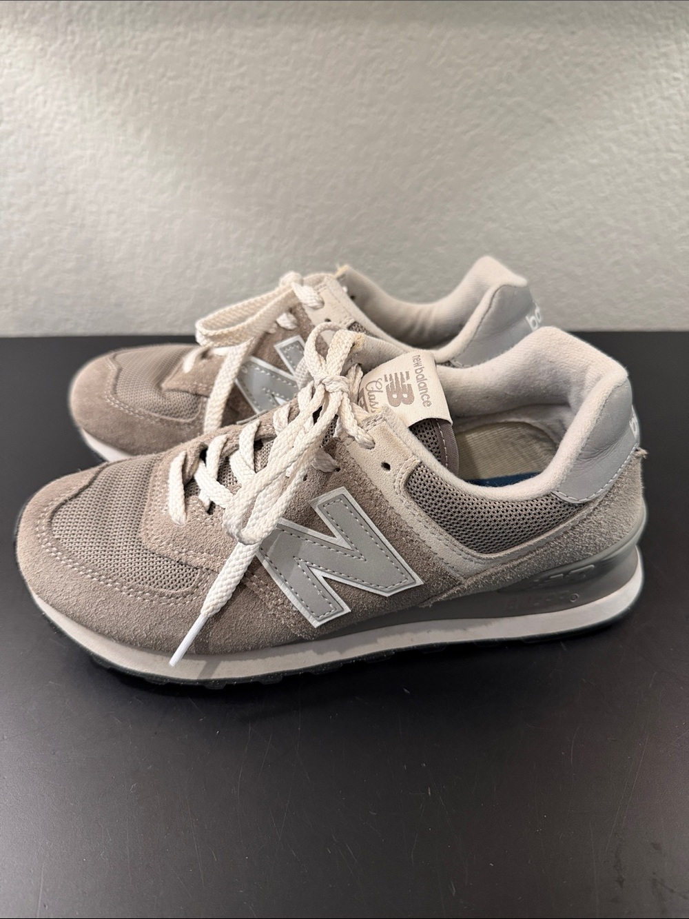 New Balance 574 Classic Sneakers Women’s 7 Men’s 5.5